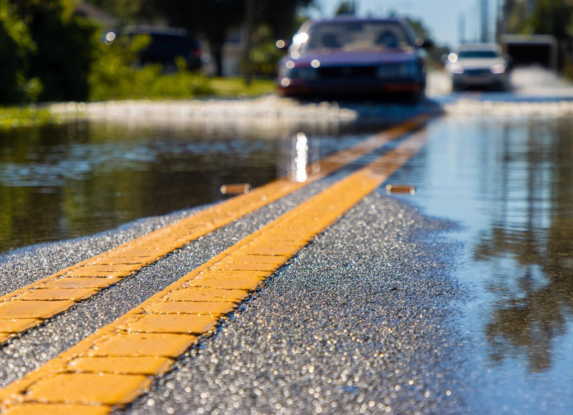 414x300 Flooded road wash